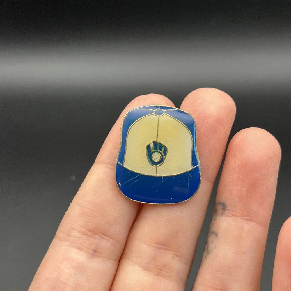 Vintage‎ Milwaukee Brewers Baseball Hat Cap MLB Lapel Hat Pin